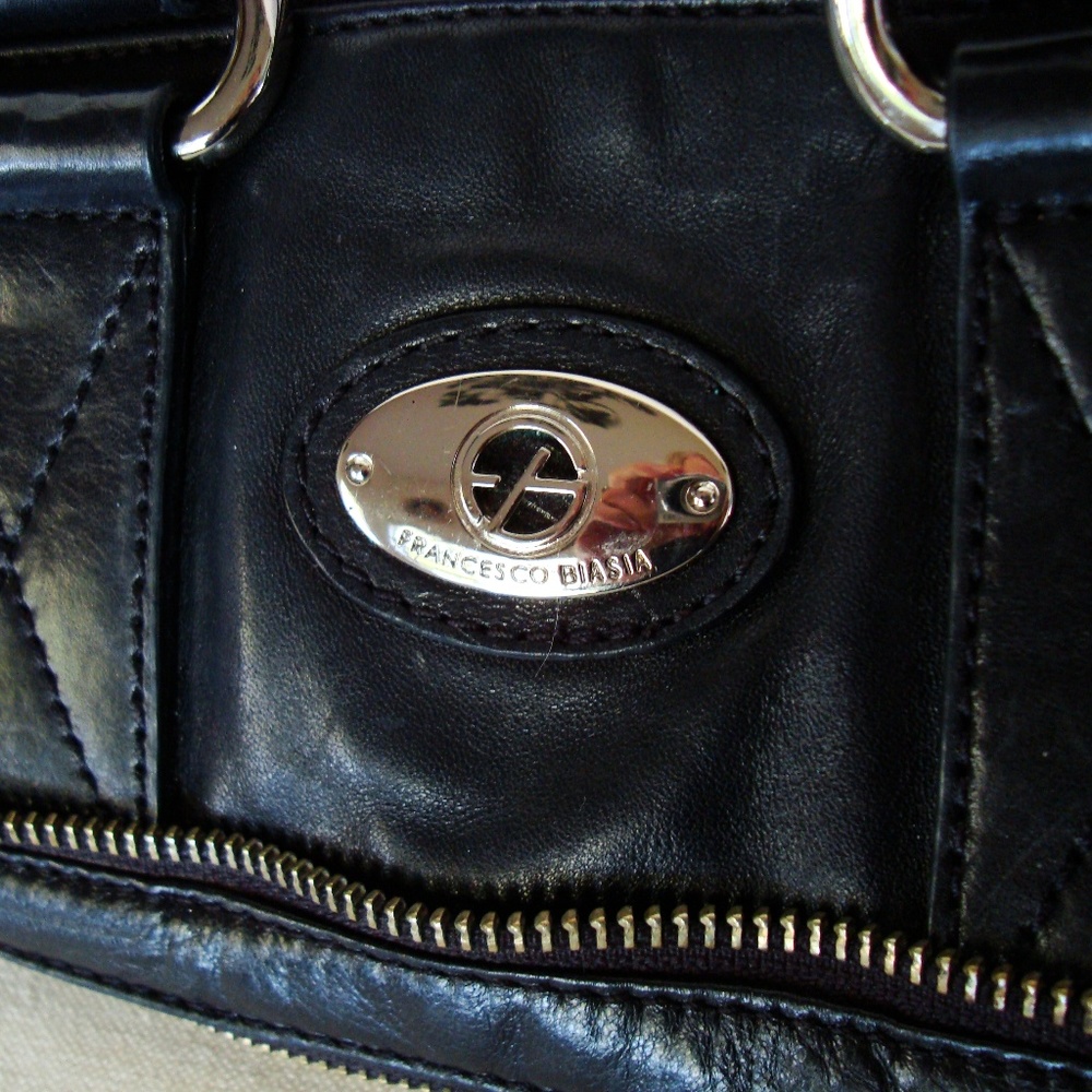 Francesco Biasia Black Leather Cross Body Bag - Picture 7 of 8